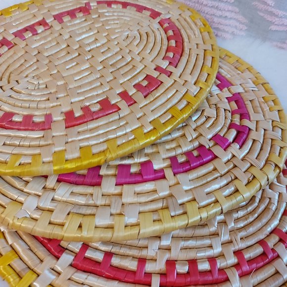 Vintage Handmade Wicker Oval Table Mat Lot of 3 Red/Pink/Burgundy 11.5" x 8.5" - Picture 8 of 8